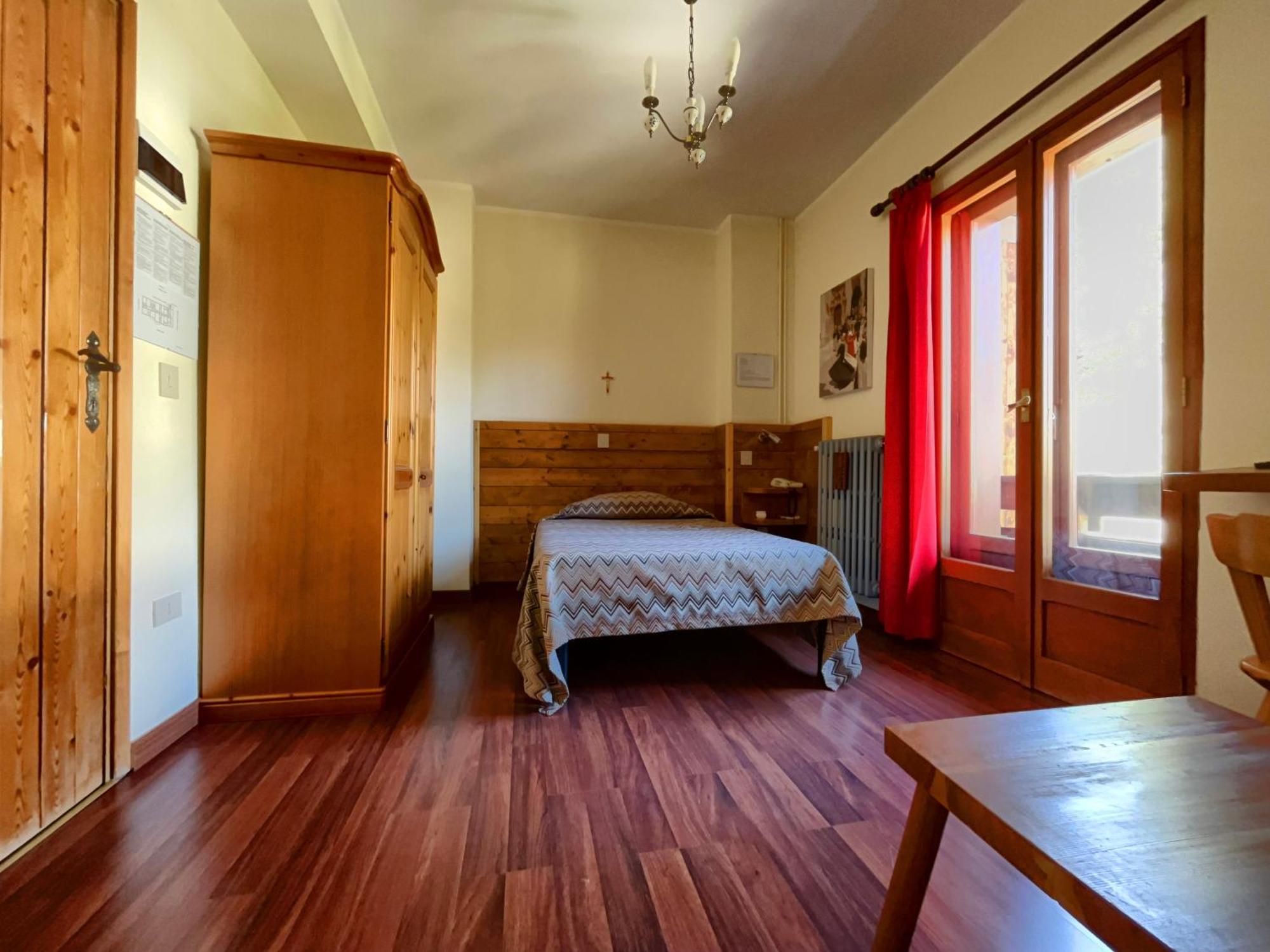 Hotel Garni Mille Pini สกันโน ภายนอก รูปภาพ