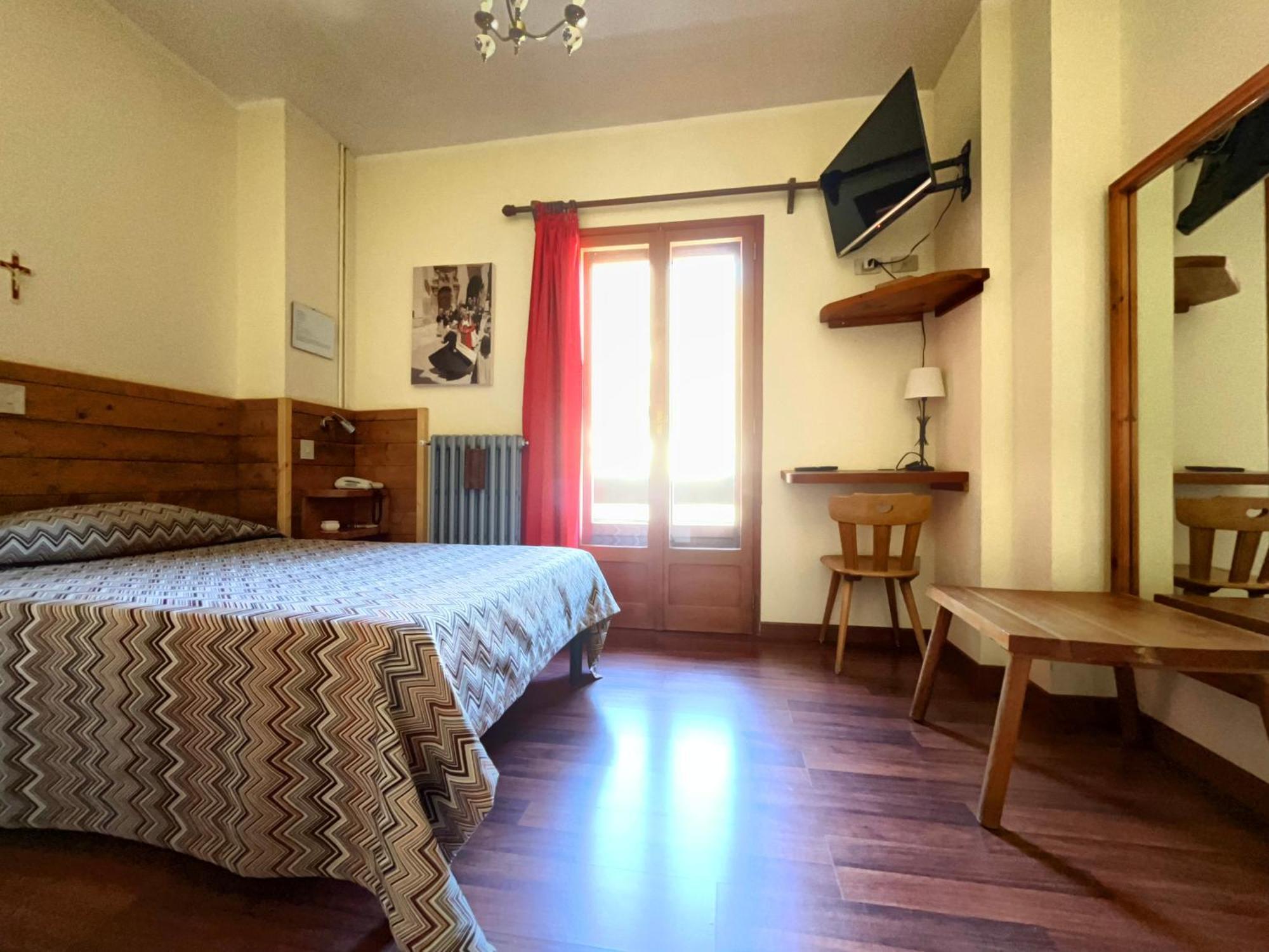 Hotel Garni Mille Pini สกันโน ภายนอก รูปภาพ